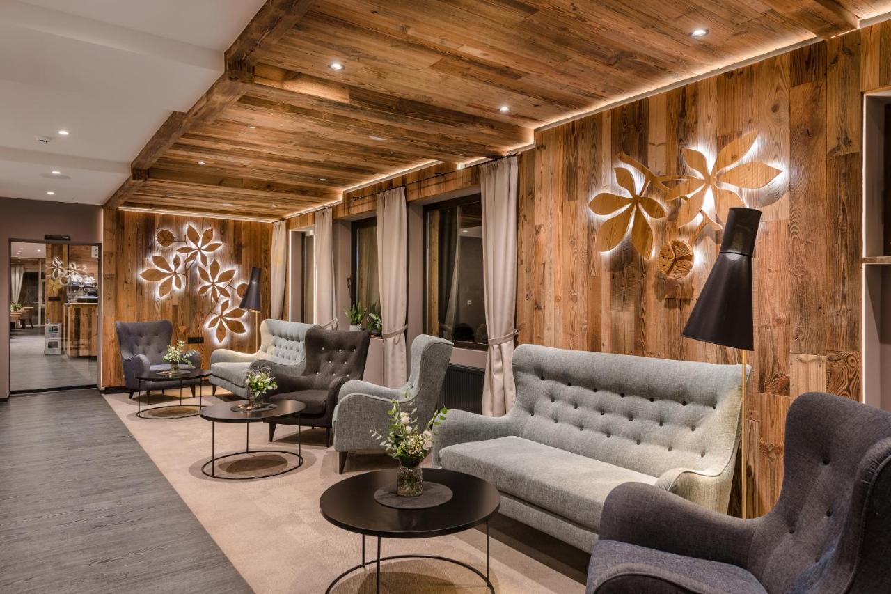 Mondi Hotel Tscherms Екстер'єр фото