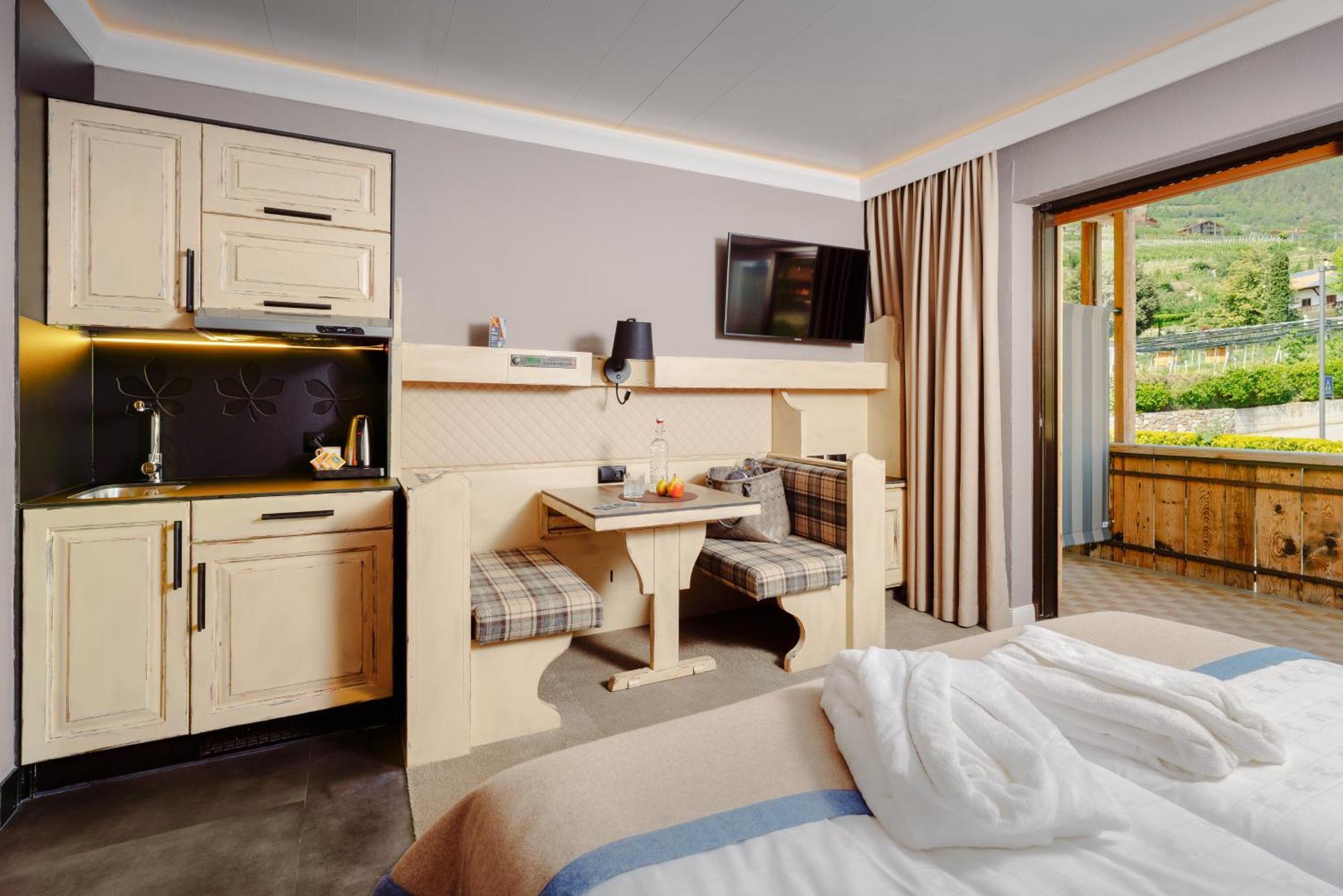 Mondi Hotel Tscherms Екстер'єр фото